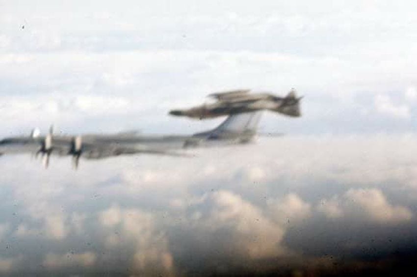 Click image for larger version

Name:	F-4 Phantom inverted over Russian Tu-95.jpg
Views:	144
Size:	109.1 KB
ID:	2964