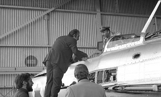Click image for larger version

Name:	1967,Sean Connery, Israel, IAF Commander Maj. Gen. Moti Hod, Iraqi MiG-21 '007' b.jpg
Views:	586
Size:	222.7 KB
ID:	5810