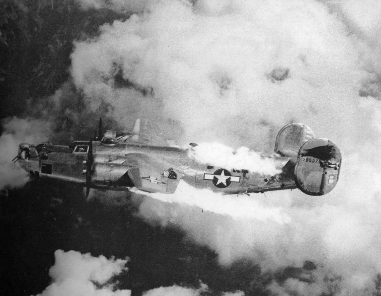 Click image for larger version

Name:	USA-B-24_Austria_1944.jpg
Views:	420
Size:	693.7 KB
ID:	7154