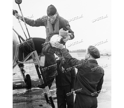 Click image for larger version

Name:	Swedish_Draken_to_Kubinka_in_1972_03.jpg
Views:	208
Size:	116.4 KB
ID:	11152
