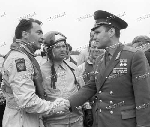 Click image for larger version

Name:	Swedish_Draken_to_Kubinka_in_1972_19.jpg
Views:	192
Size:	135.2 KB
ID:	11154