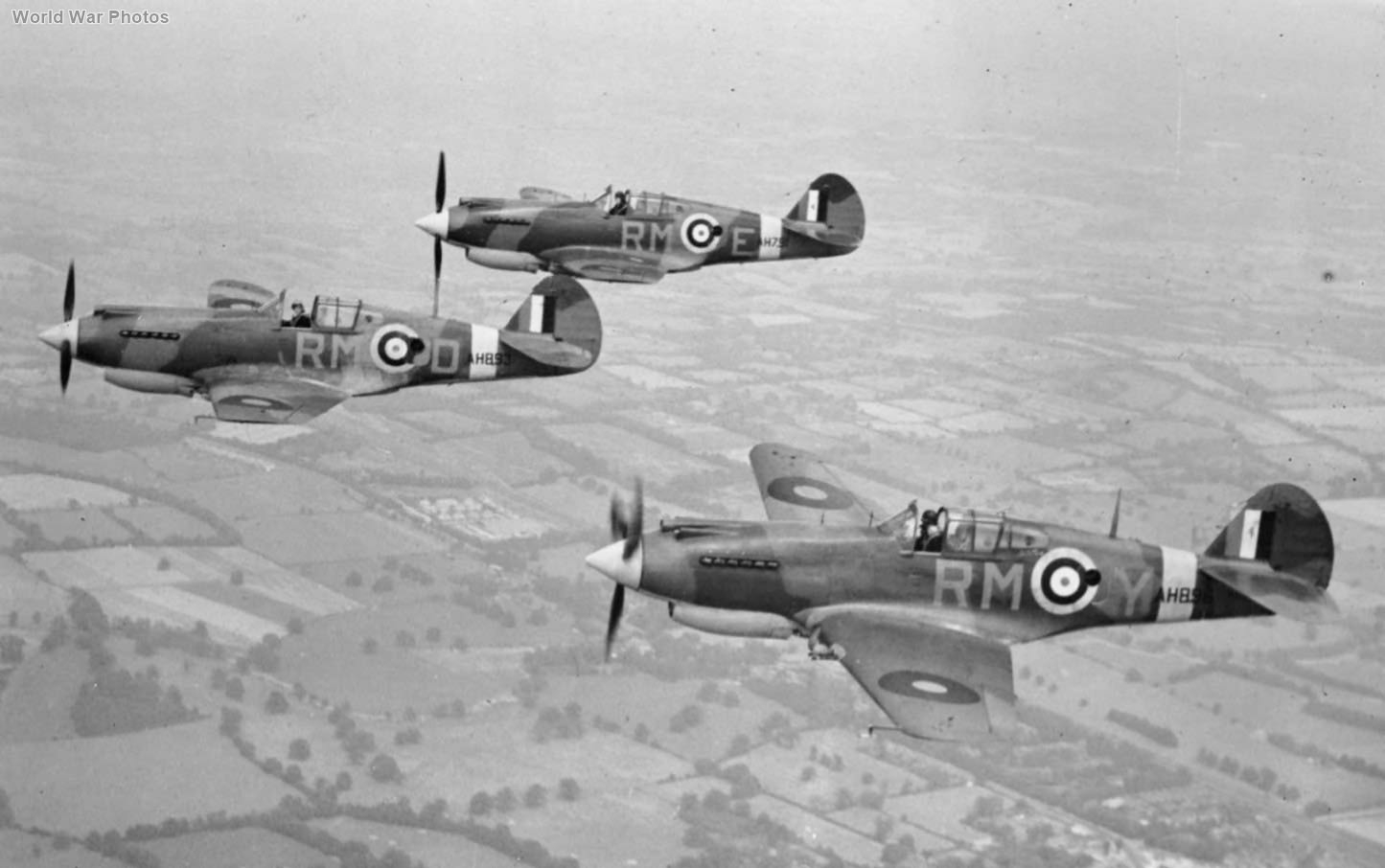 Click image for larger version

Name:	Tomahawks_26Sqn.jpg
Views:	167
Size:	330.9 KB
ID:	15641
