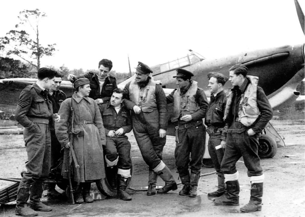 Click image for larger version

Name:	Aircrew-from-RAF-151-Wing-flurting-with-a-lady-guard-who-is-some-what-out-numbered-Vaenga-1941-01.jpg
Views:	134
Size:	349.8 KB
ID:	15972