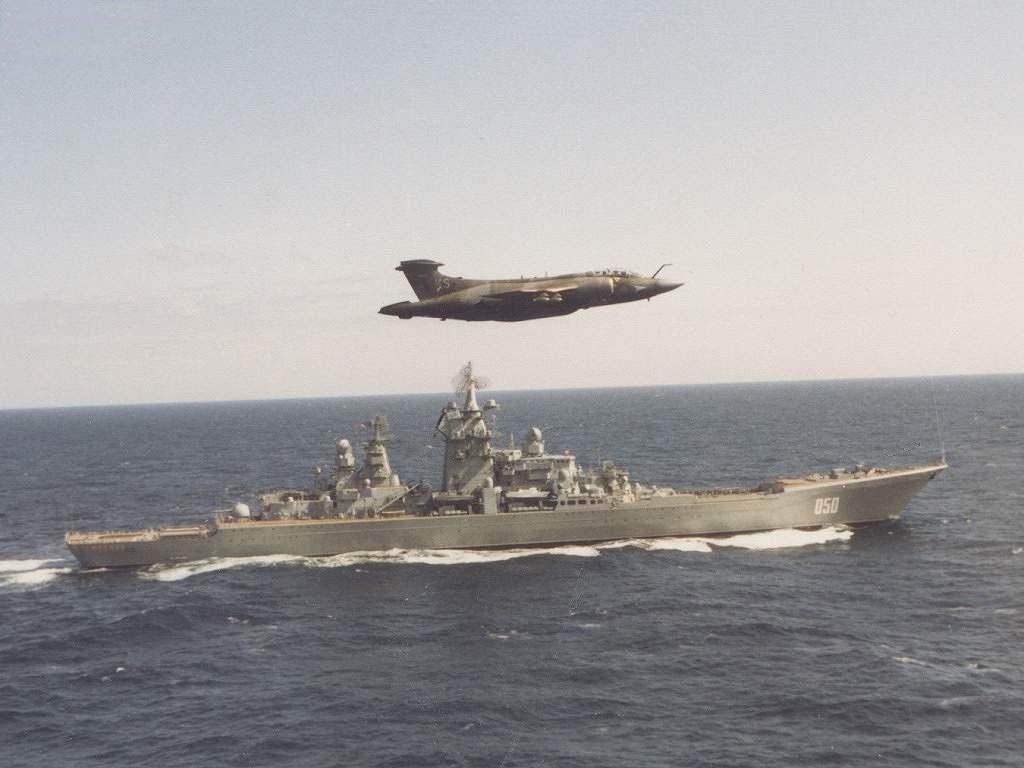 Click image for larger version

Name:	1985 год. Blackburn Buccaneer над Фрунзе (ныне - Адмирал Лазарев).jpg
Views:	176
Size:	214.5 KB
ID:	16805